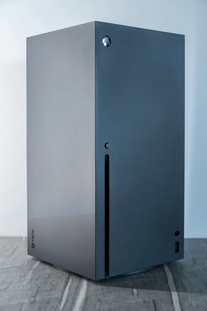 unsplash_GVegR1WqBBs_22U Wall Mount Server Rack Cabinet - 600800.webp